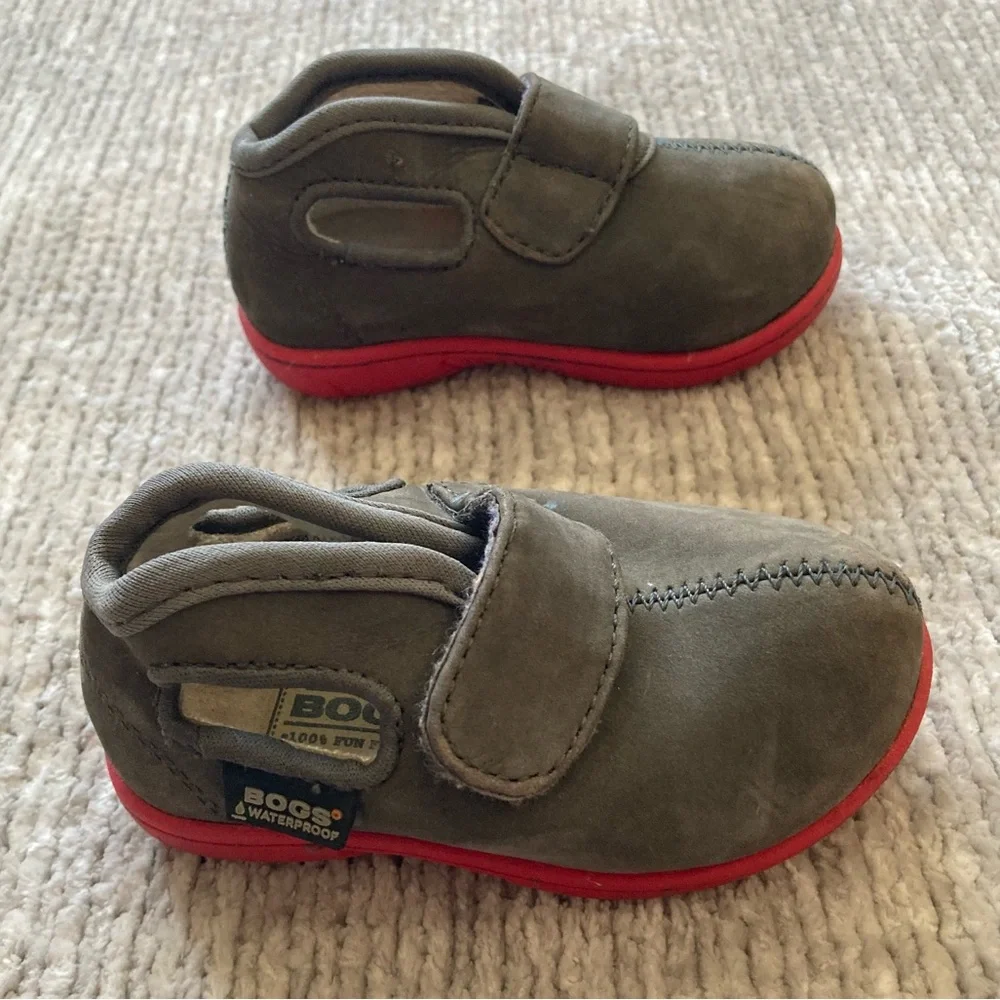 Bogs Leather Baby Booties Early Walker Shoes Size 4‎ Gray Red